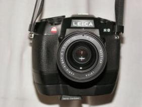 Leica R8 001 R.jpg